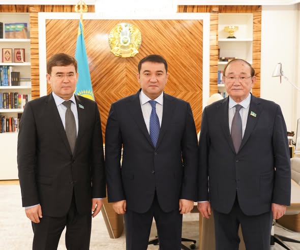 НҰРАЛХАН КӨШЕРОВ ҚР ПАРЛАМЕНТІ СЕНАТЫ МЕН МӘЖІЛІСІНІҢ ДЕПУТАТАТТАРЫМЕН КЕЗДЕСТІ