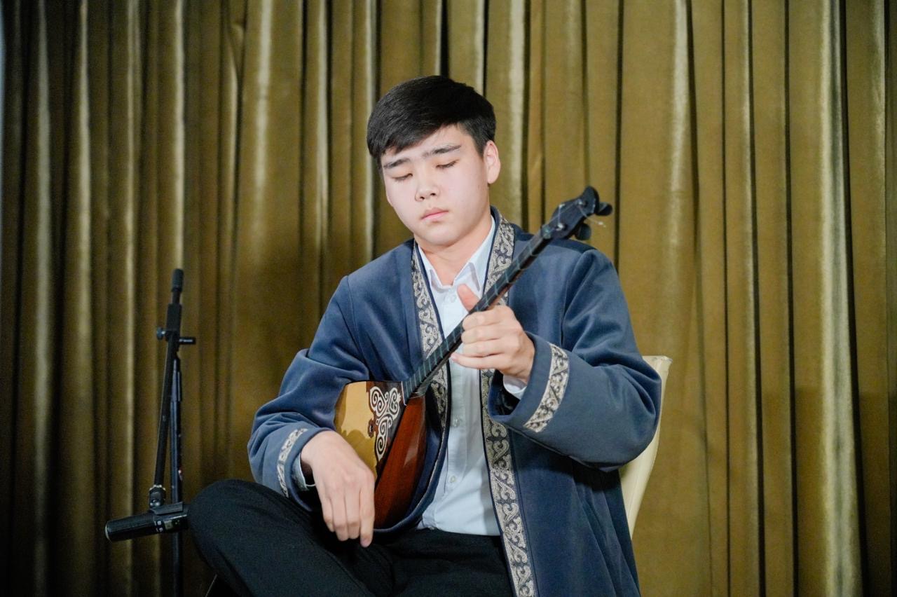 «Астана – күй қанатында»: елордада домбырашы-күйшілер фестивалінің қорытынды кезеңі өтті