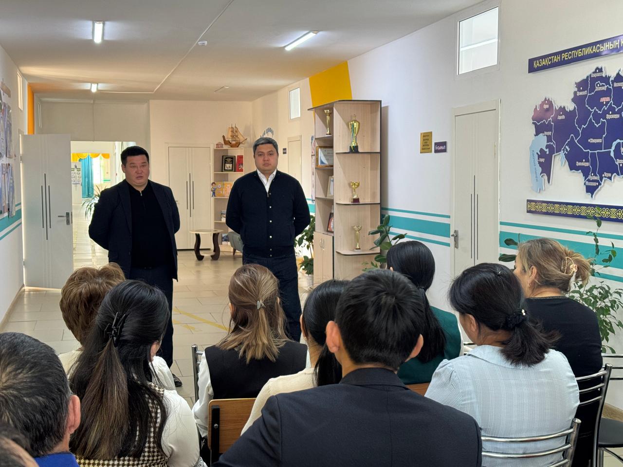 ВСТРЕЧИ С ЖИТЕЛЯМИ СЕЛА ПРОДОЛЖАЮТСЯ