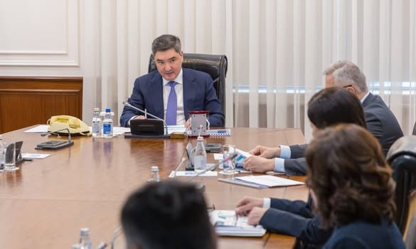 На совещании рассмотрены вопросы финансирования сферы образования. Внимание уделено внедрению новых механизмов финансирования частных школ.