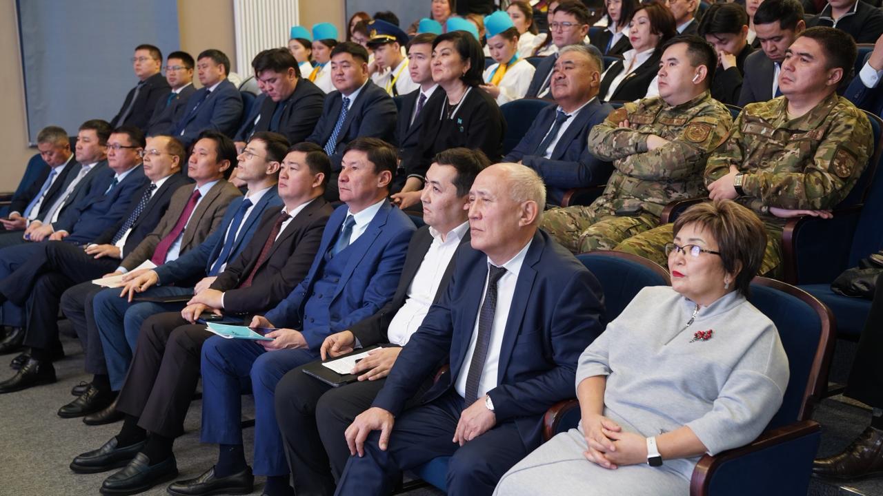 В области Абай прошёл региональный форум «Адал білім – адал ұрпақ»