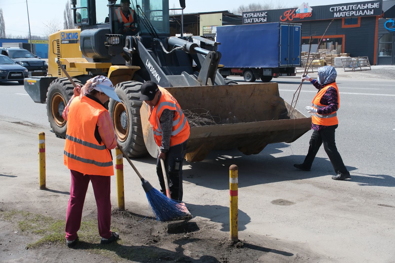 Алматыда көше жуу маусымы аяқталып, қар мен көктайғаққа қарсы дайындық басталды