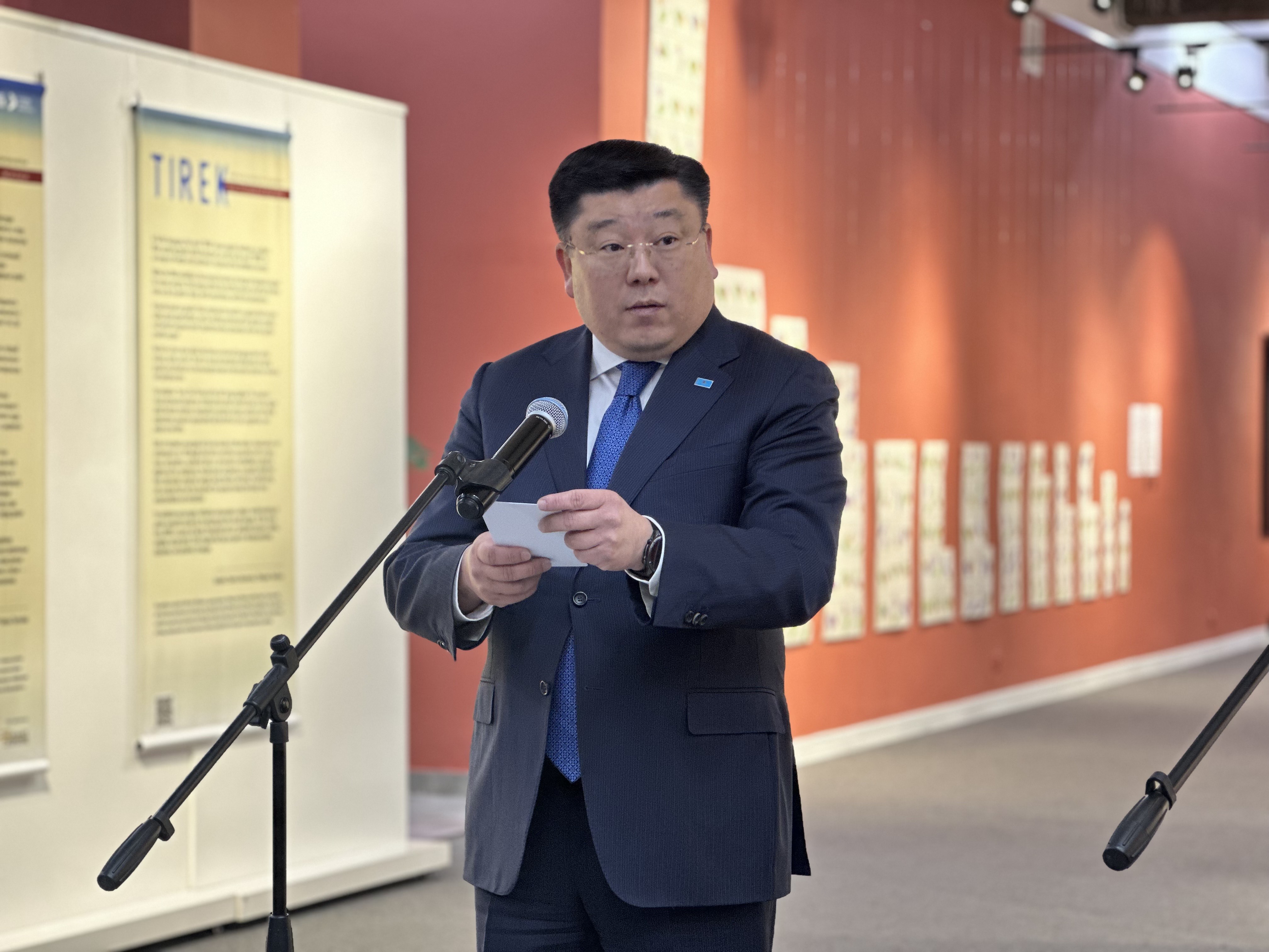 «БҰҰ-әйелдер» Қазақстандағы агенттігі ұйымдастырған «Тірек: Оның өмір жібі» атты көрмесі