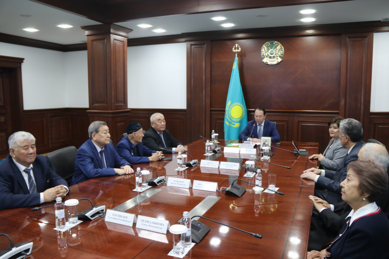 Әріптестері Бейбіткүл Кәрімованы жаңа қызметке шығарып салды