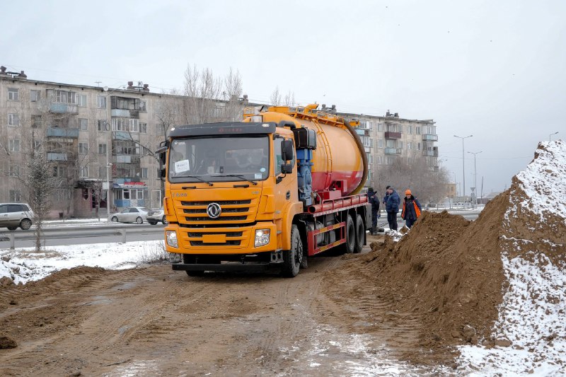 В Семее проводятся работы по очистке канализационных систем