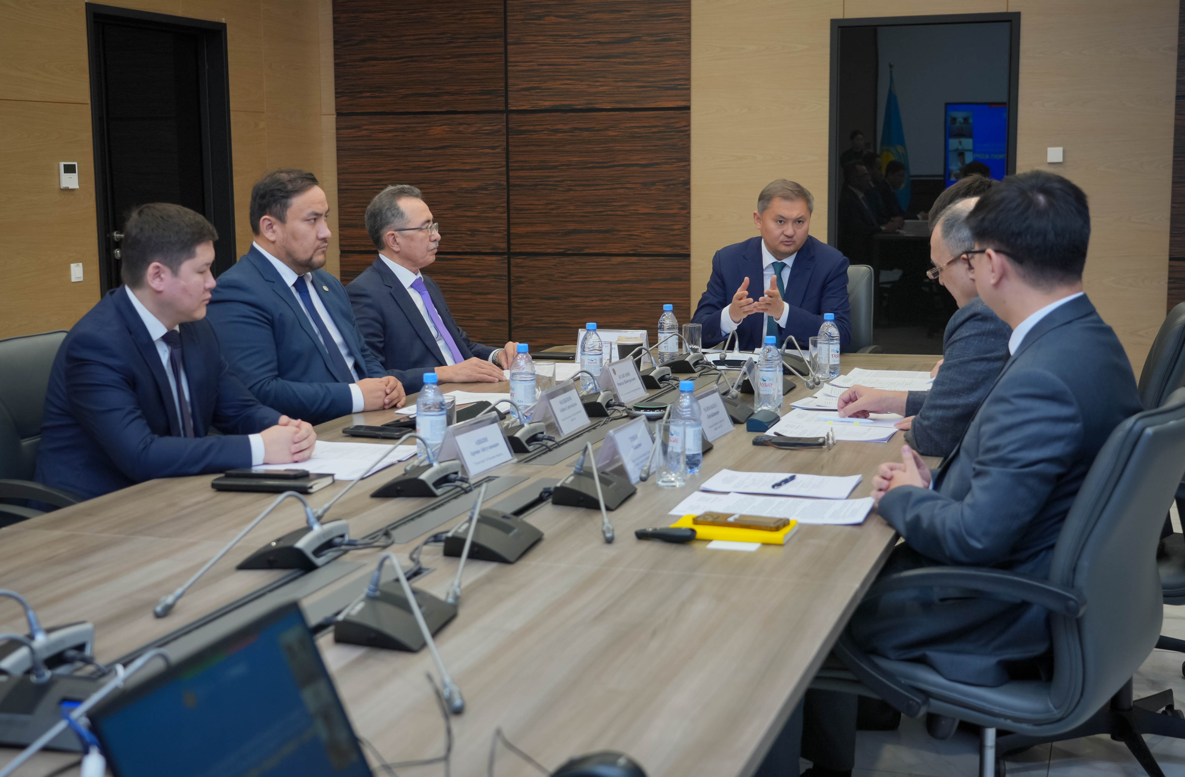 ҒЫЛЫМ МЕН БІЛІМДІ ҚОЛДАУ: ЖАҢА ЭНДАУМЕНТ-ҚОРДЫҢ ҚАМҚОРШЫЛЫҚ КЕҢЕСІ АЛҒАШҚЫ ОТЫРЫСЫН ӨТКІЗДІ