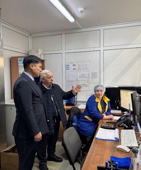 Заместитель акима Алмалинского района посетил производство АО «Caspian Beverage Holding»