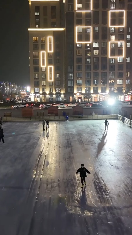 ШЫМКЕНТТЕ АЛҒАШ РЕТ – АШЫҚ АСПАН АСТЫНДАҒЫ МҰЗ АЙДЫНЫ