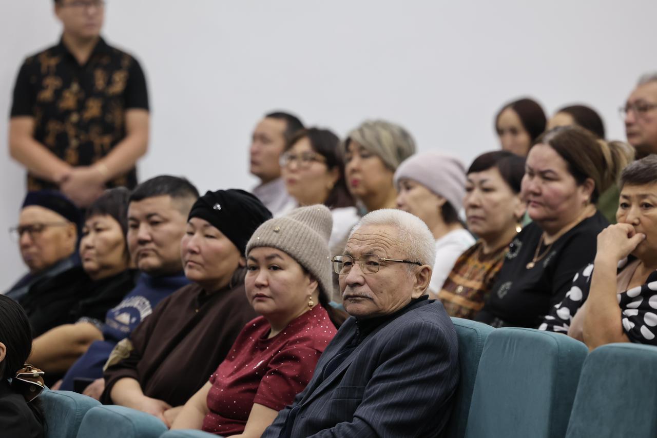 Отчётную встречу с жителями села Мойылды провёл аким города Хасар Хабылбеков