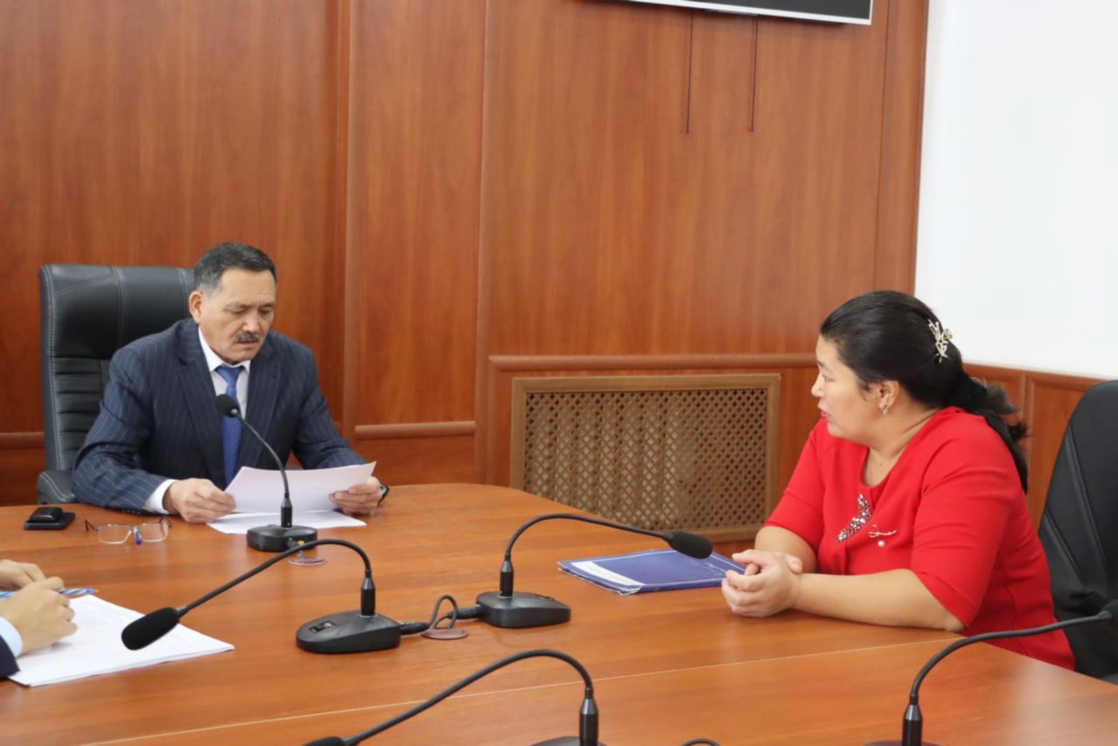 Аудан әкімі тұрғындарға жеке қабылдау өткізді