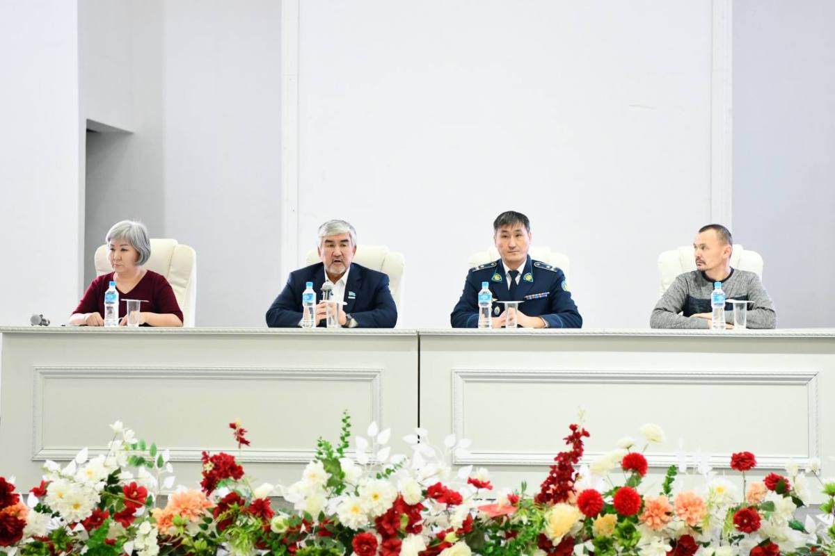 «Ақша таппақ болып, түрмеге түстім!»: Волонтер болашақ дәрігерлерді сақ болуға шақырды