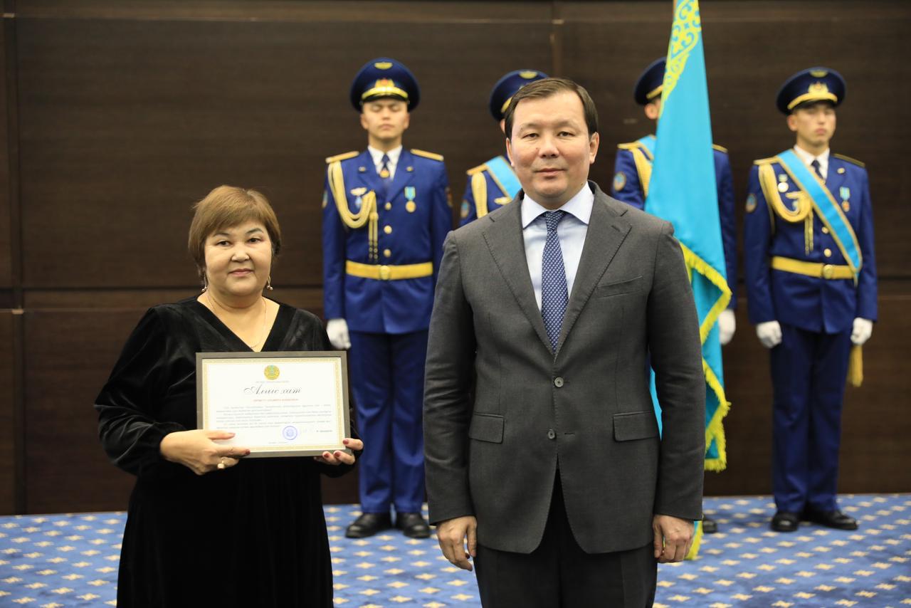 Облыс әкімі прокуратура қызметкерлерін кәсіби мерекемен құттықтады