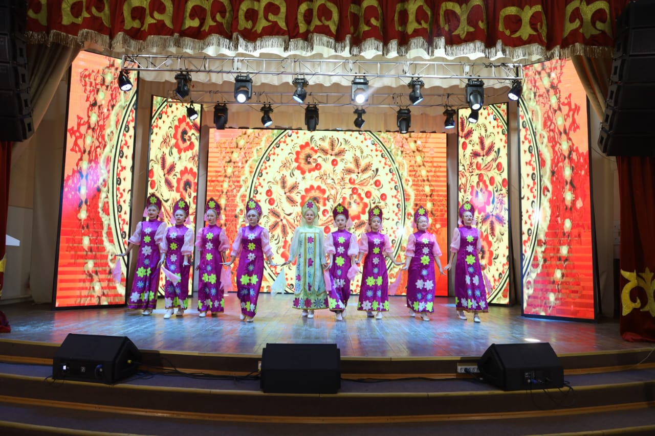 Бейімбет Майлин ауданында кезекті ауыл шаруашылығы жылының аяқталуына арналған салтанатты шара өтті. Бұл – егін алқаптары мен фермалардағы еңбектің нәтижесін қорытындылайтын, бір жыл бойы аянбай еңбек еткен сала мамандарын ұлықтайтын маңызды мереке.