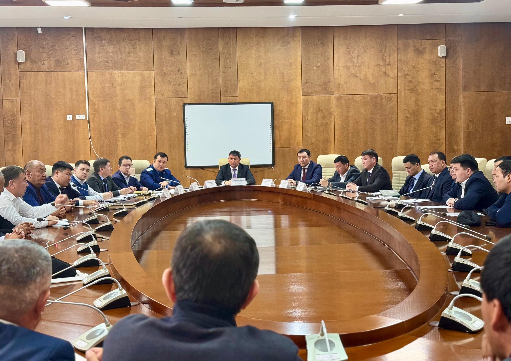 ТҮРКІСТАНДА ӨТКЕН КЕҢЕСТЕ ҚОРДАЛАНҒАН МӘСЕЛЕЛЕР ҚАРАЛДЫ