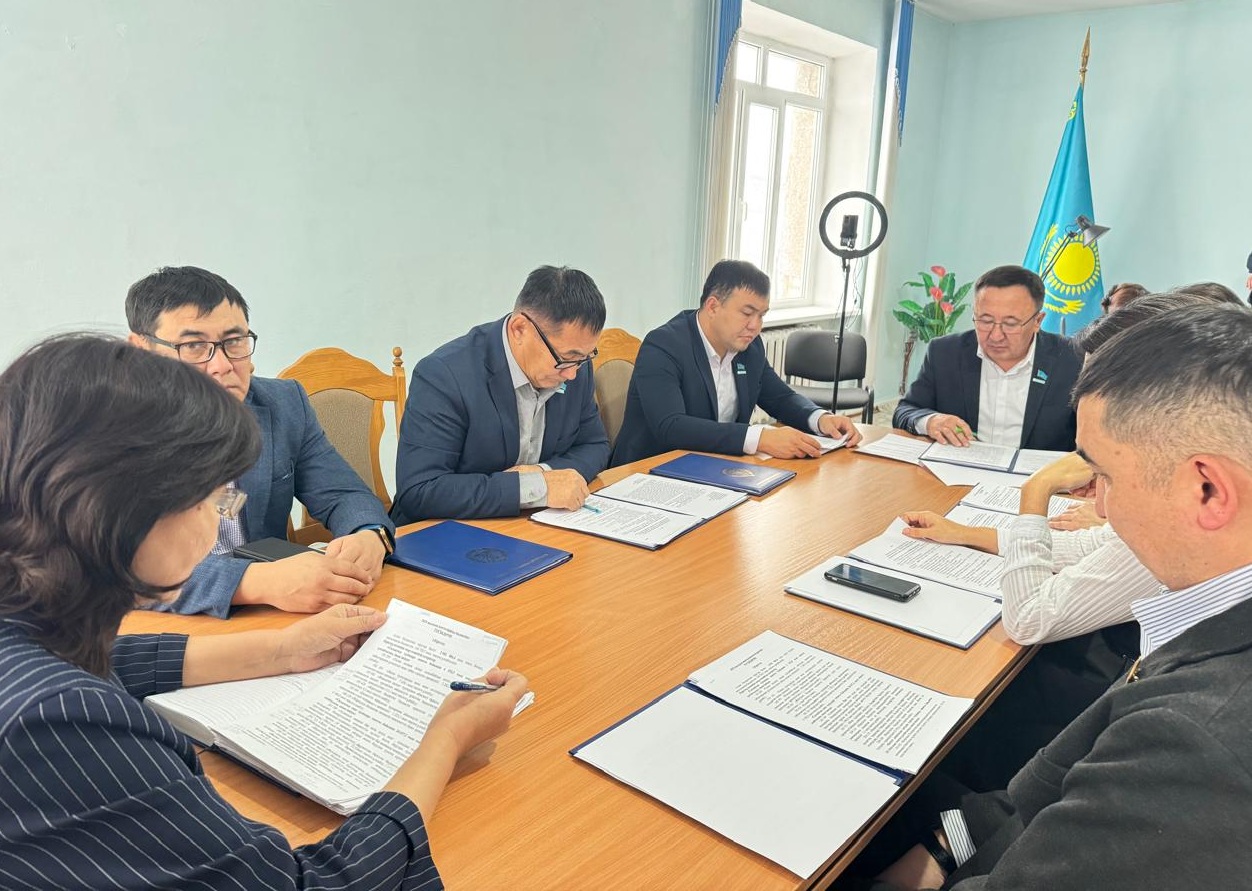 Состоялась внеочередная сессия Коргалжынского районного маслихата.