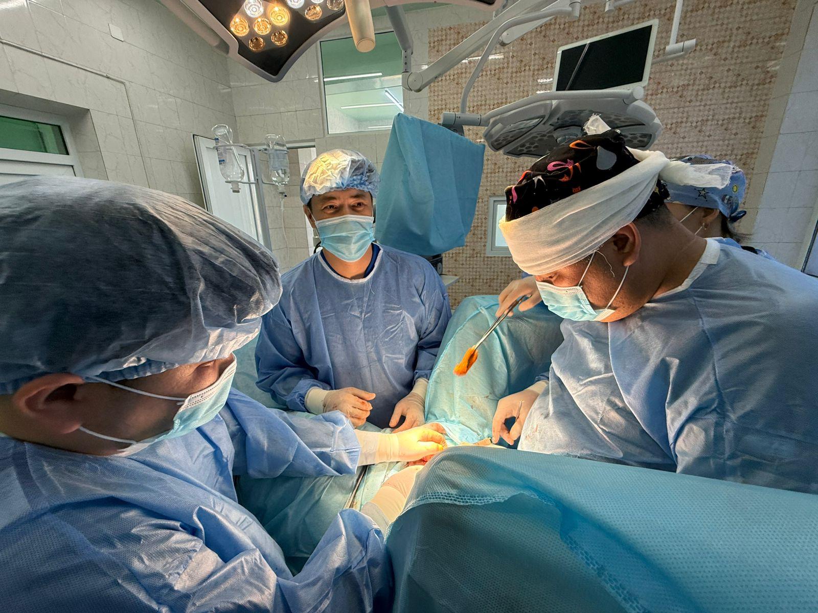 В Алматинской области успешно удалили редкую феохромоцитому