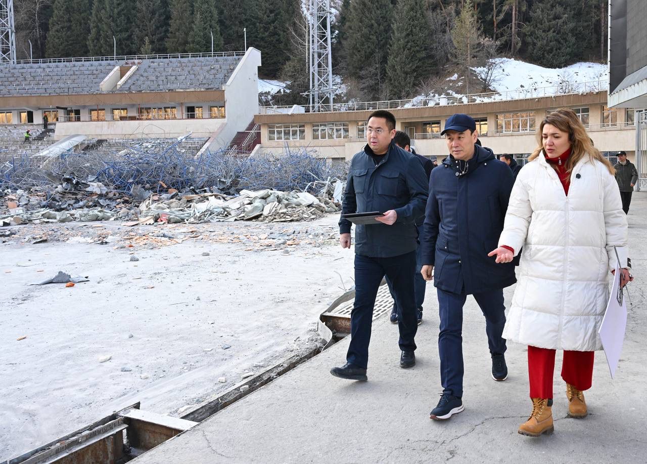 Аким Алматы ознакомился с ходом реконструкции высокогорного спортивного комплекса «Медеу»