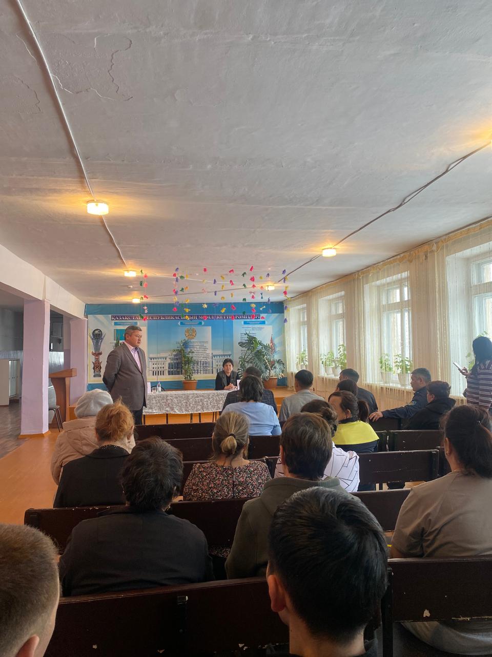 В  поселке Огневка состоялась встреча акима Уланского района Бекбосынова А.И. с населением округа. На встрече были обсуждены вопросы очистки и ремонта дорог,водоснабжения  и  установки детской площадки. Все пожелания  взяты на контроль и включены   в план работы.