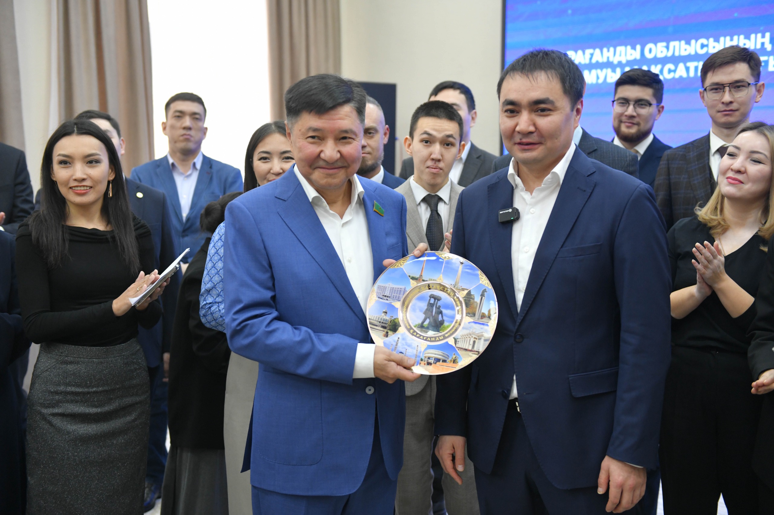 В области завершилась первая региональная «Школа аналитики. Караганда» - проект областного управления молодежной политики при поддержке Сената Парламента РК.