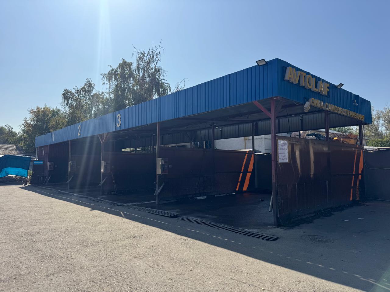 Алматыда кезекті көлік жуу нысаны бұзылып жатыр