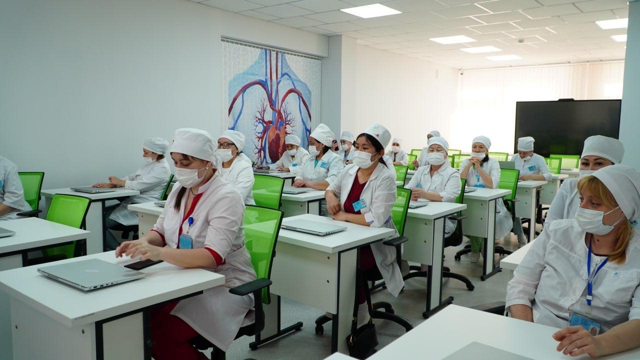 Степногорск қаласы қалалық аурухана базасында білім алған медбикелердің алғашқы түлектерін дайындауда