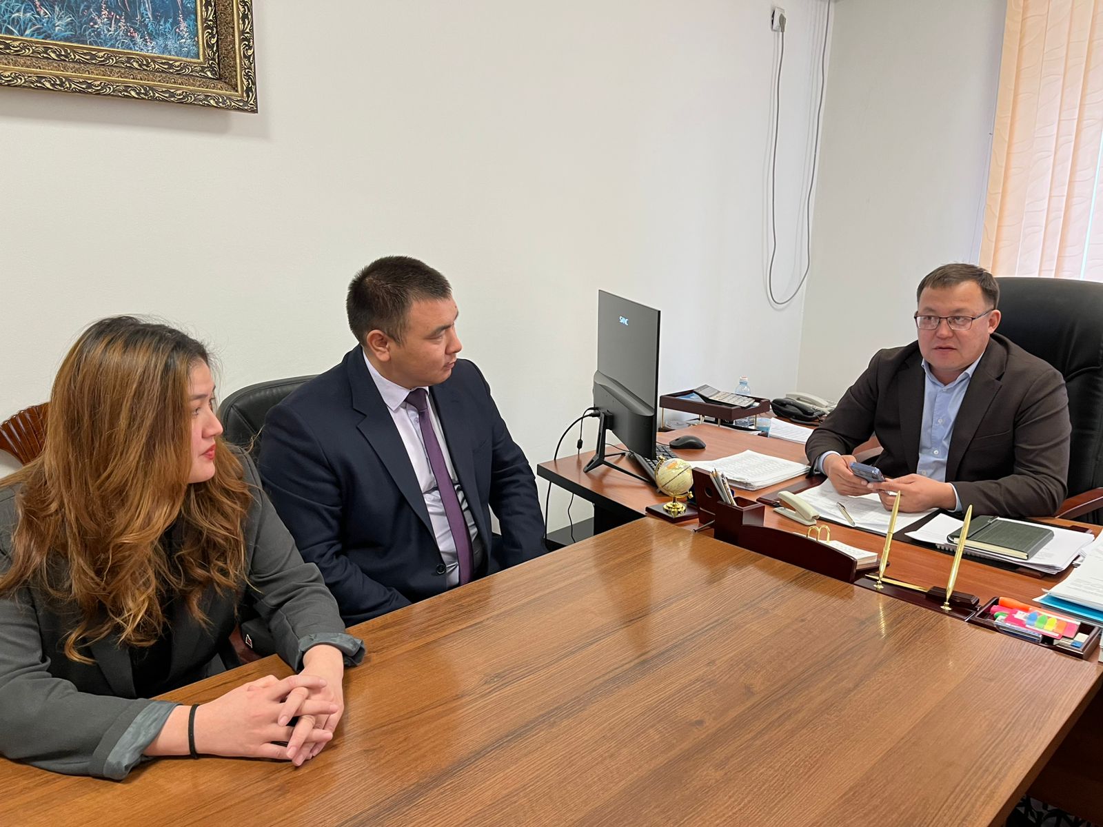 Балқаш ауданы әкімі аппаратының басшысы әдеп жөніндегі уәкілі Ғ.С.Оразбаев азаматтарды қабылдау өткізді.