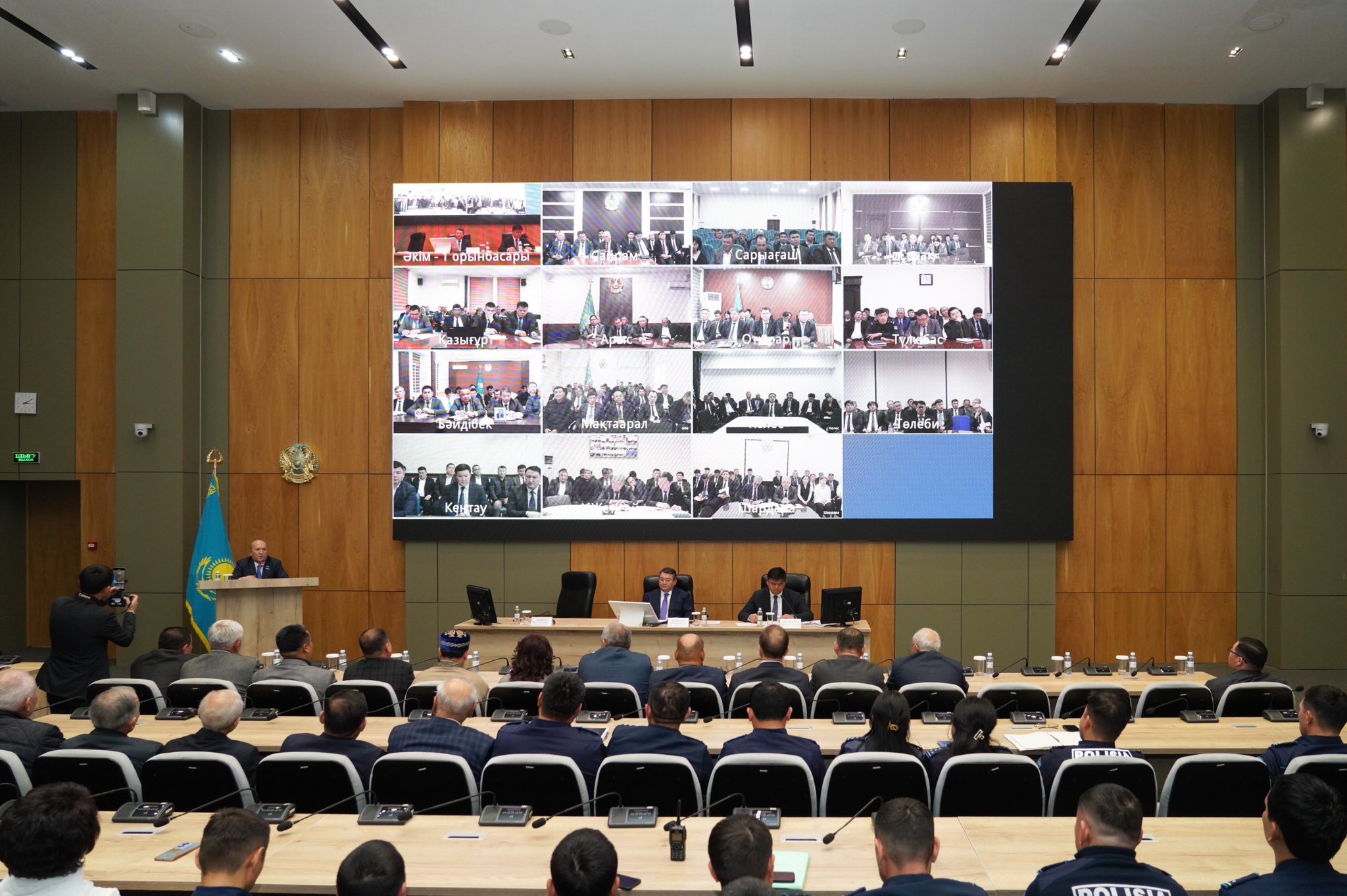 ТҮРКІСТАНДА ПРЕЗИДЕНТ КЕҢЕСШІСІНІҢ ҚАТЫСУЫМЕН ЖОЛДАУДЫҢ БАСЫМ БАҒЫТТАРЫ САРАЛАНДЫ