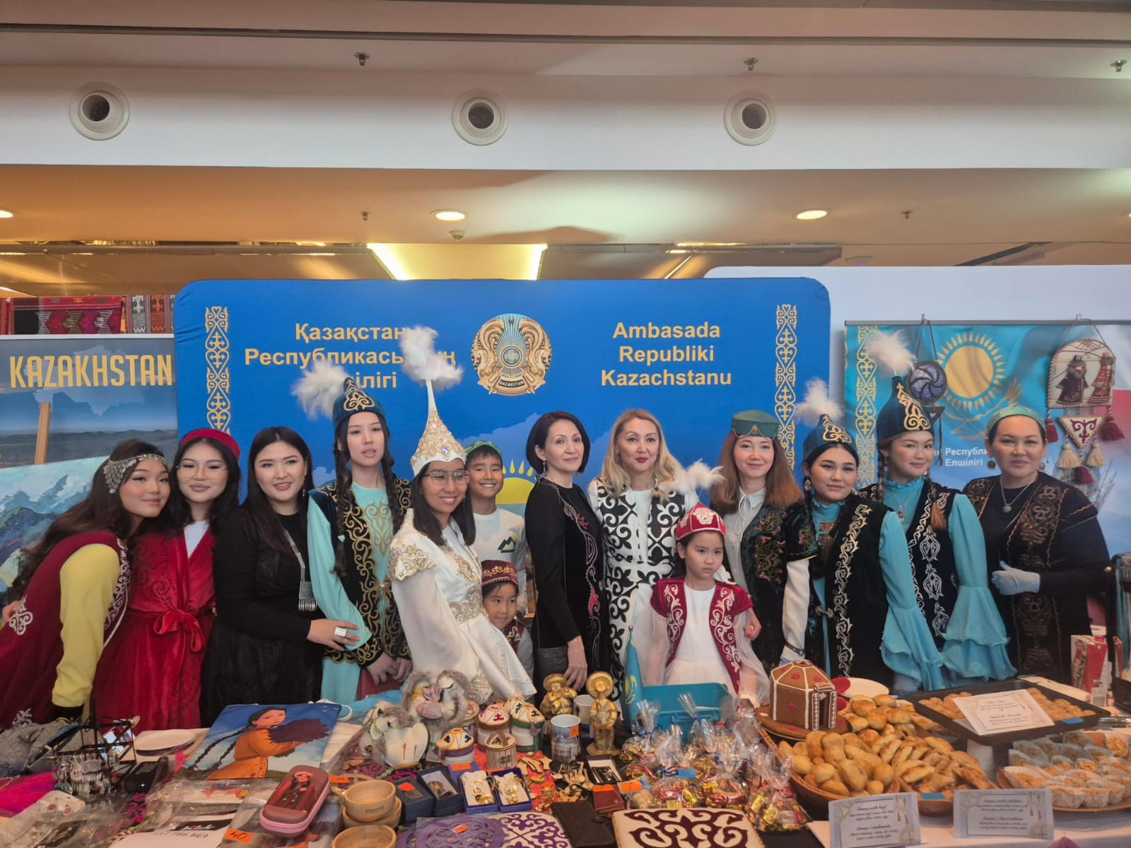 Қазақстан Варшавада өткен рождестволық қайырымдылық жәрмеңкесінде мәдениеті мен дәстүрлерін таныстырды
