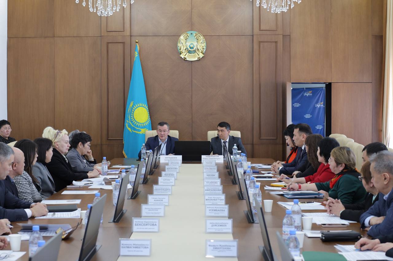ҰЛЫТАУ ОБЛЫСЫНДА «ҚАЗАҚМЫС» КОРПОРАЦИЯСЫМЕН ЖӘНЕ «UMC» КҚ-МЕН ӨҢІРДЕГІ МЕДИЦИНАЛЫҚ КӨМЕКТІҢ САПАСЫН АРТТЫРУ МӘСЕЛЕЛЕРІ БОЙЫНША МЕМОРАНДУМ ЖАСАЛДЫ