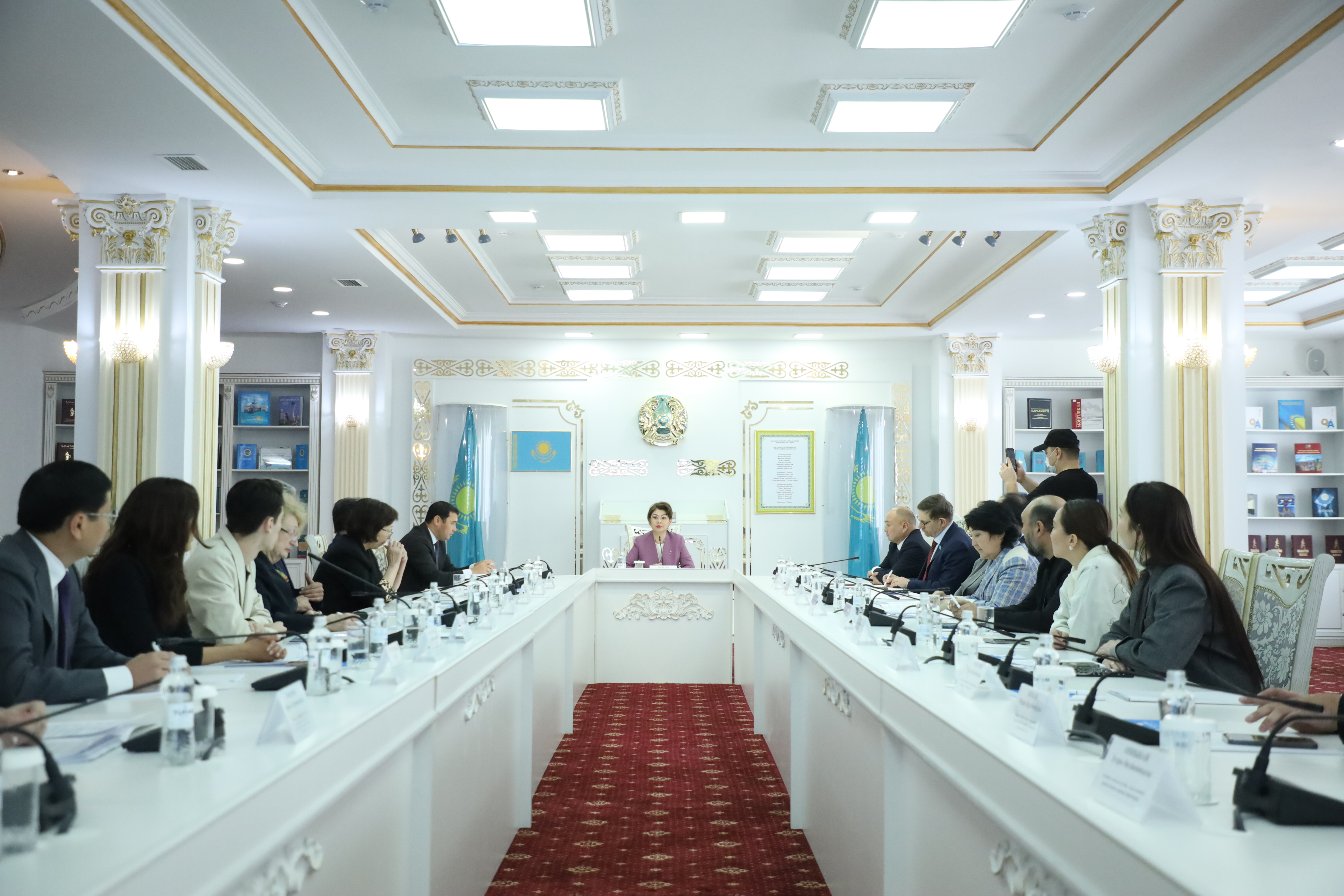 Қазақстанда киножобаларды іріктеу конкурсының ережелері талқыланды