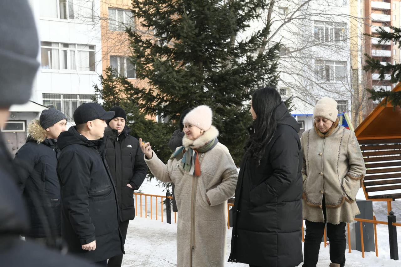 Астанада тұрғын үй инспекциясының қызметкерлері «Таза Қазақстан» акциясы аясында аудандарды аралады