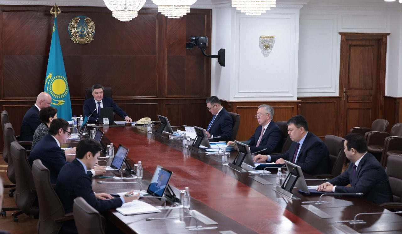 В Правительстве рассмотрели ход подготовки к весенне-полевым работам: увеличение площадей рентабельных культур и контроль за целевым использованием средств