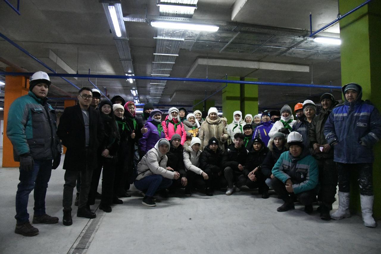 Астанада зейнеткерлер жұмысшыларға арнайы мерекелік концерт ұйымдастырды