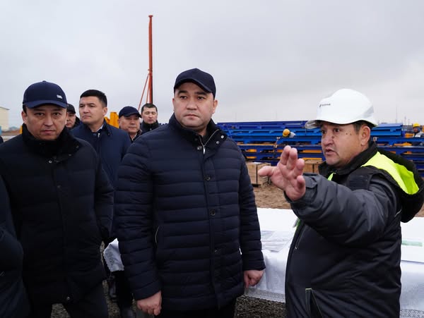 ТҮРКІСТАНДАҒЫ АРНАЙЫ ЭКОНОМИКАЛЫҚ АЙМАҚТА АЛЫП ЗАУЫТТАРДЫҢ ҚҰРЫЛЫСЫ ЖҮРІП ЖАТЫР