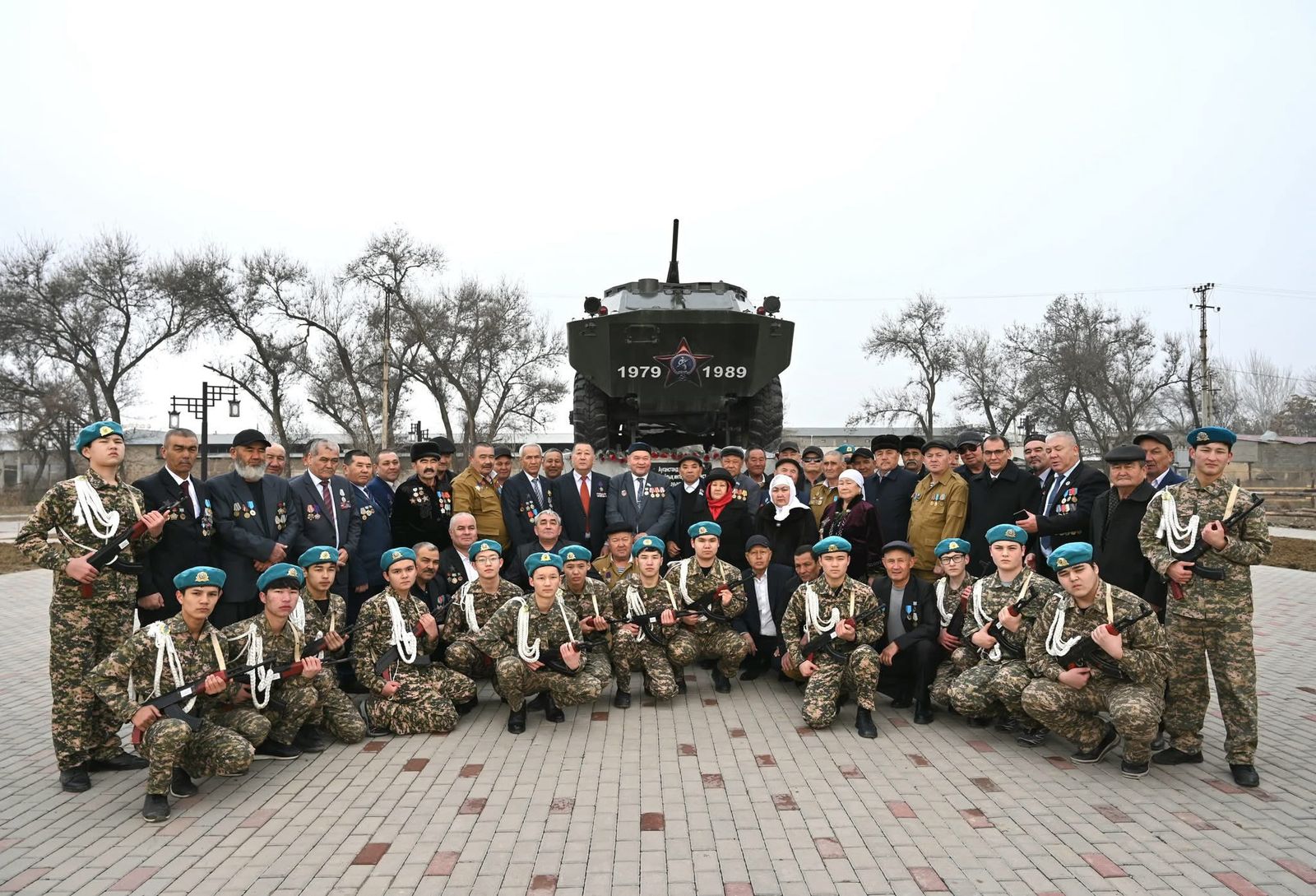 ТҮРКІСТАН: ЖЕТІСАЙДА АУҒАННЫҢ АСУЫНДА ОТ КЕШКЕНДЕРГЕ ҚҰРМЕТ КӨРСЕТІЛДІ