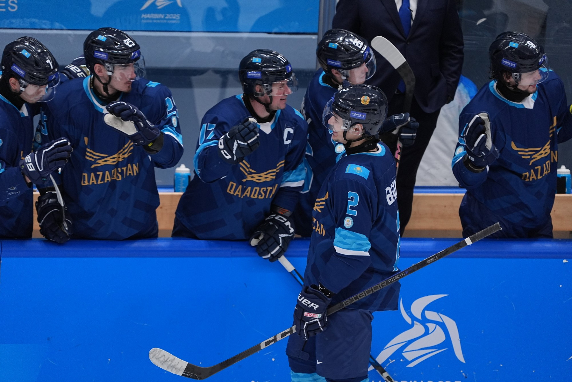 Сексуалды кештер 2011 бейне Жалаңаш жетілген қазақ әйелі