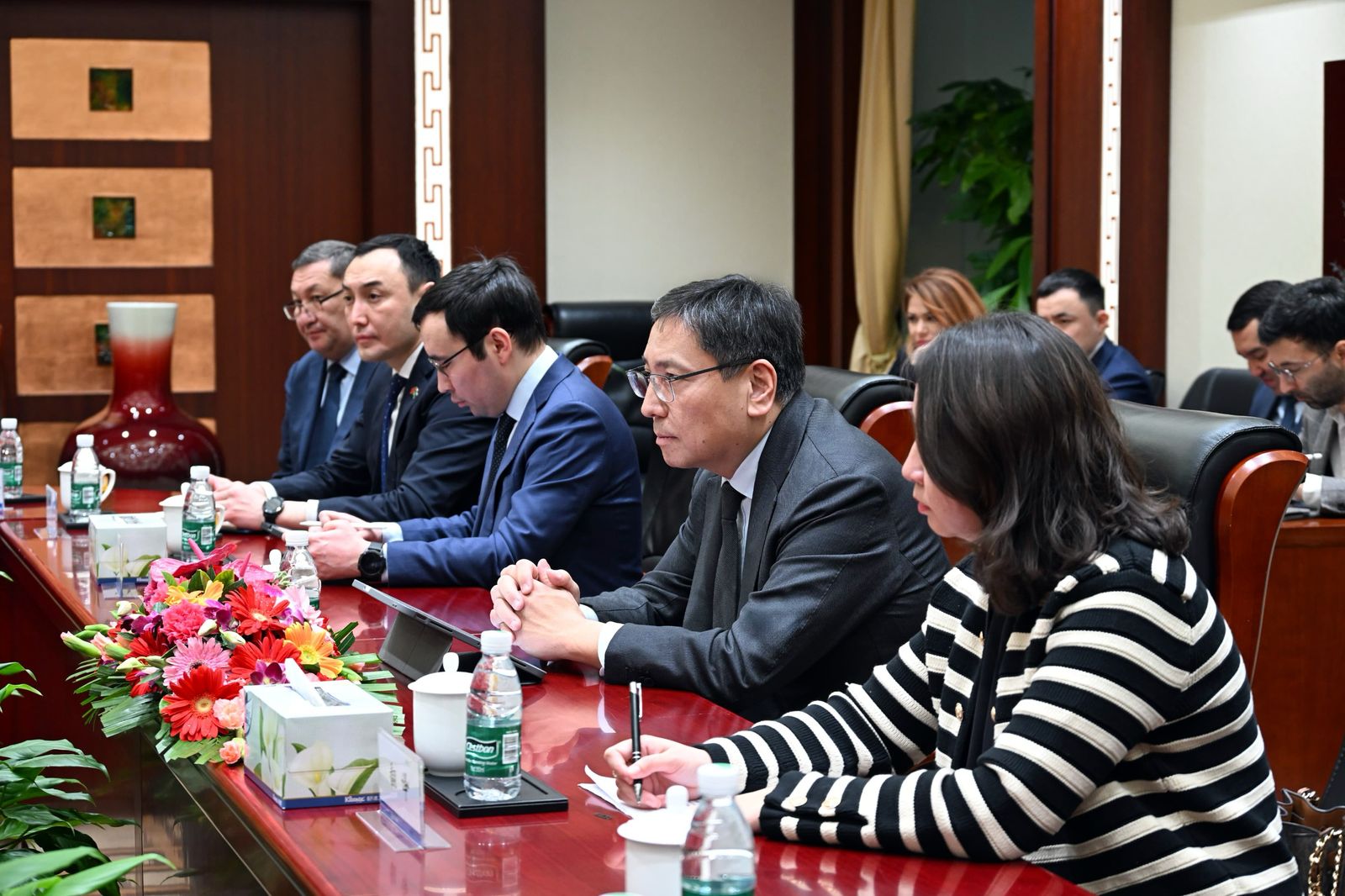 Алматы әкімі Ерболат Досаев China Exim Bank президенті Ван Чуньинмен инфрақұрылымдық жобаларды қаржыландыру мәселелері бойынша кездесті
