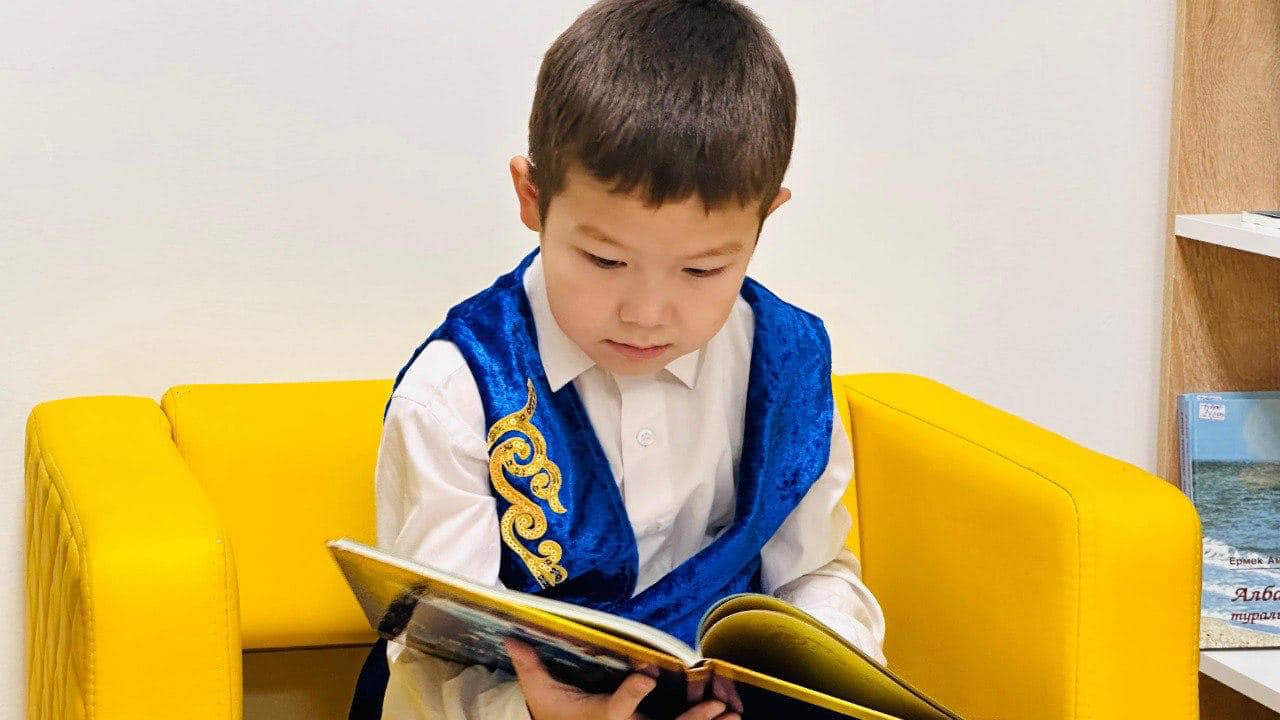 800 школьных библиотек прошли модернизацию и обновили книжный фонд