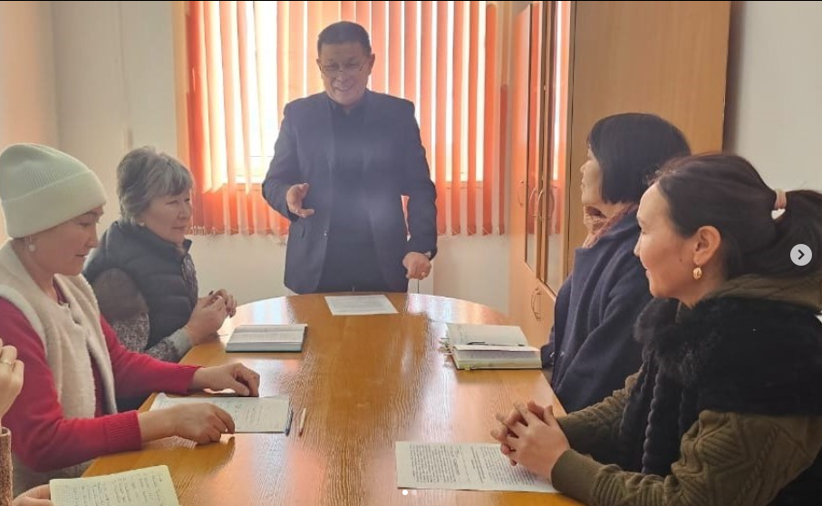 Бүгінгі күні әкімшілік қызметкерлеріне әлеуметтік көмек туралы түсіндірілді.