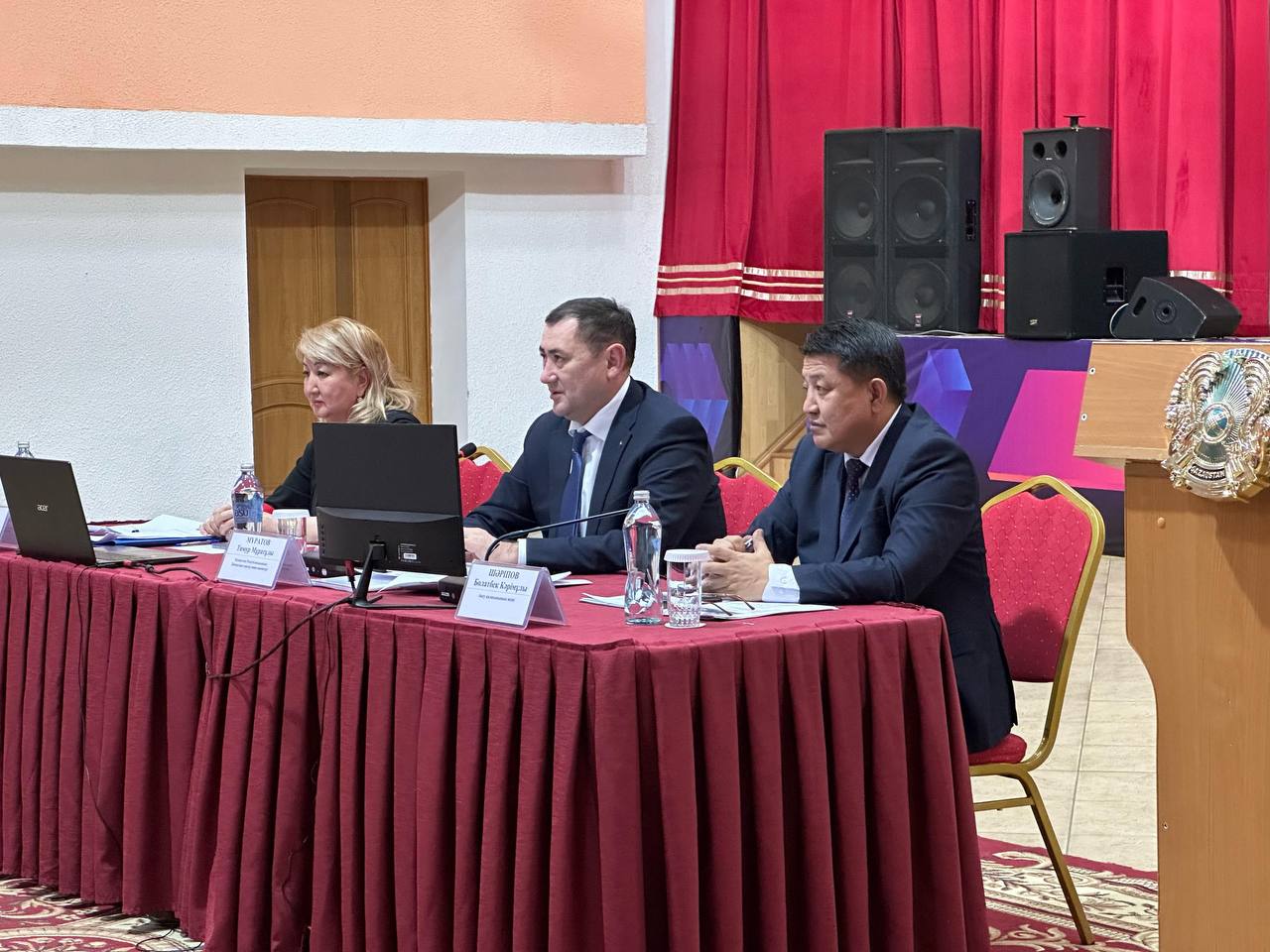 В ПАВЛОДАРСКОЙ ОБЛАСТИ ВИЦЕ-МИНИСТР ЗДРАВООХРАНЕНИЯ ТИМУР МУРАТОВ ПРОВЕЛ ВСТРЕЧУ С НАСЕЛЕНИЕМ