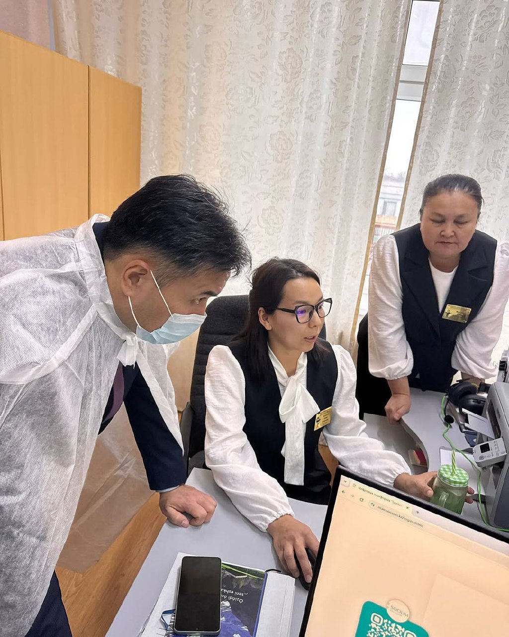 February 17, 2025, Vice Minister of Labor and Social Protection of the Population of the Republic of Kazakhstan A. Ertaev arrived on a working trip to the Mangistau region. During the working trip, A. Yertayev visited 4 institutions of the Department of Coordination of Employment and Social Programs of the Mangistau region, namely the Centers for the provision of special social services No. 1,2,3 and rehabilitation, where he got acquainted with their work.
