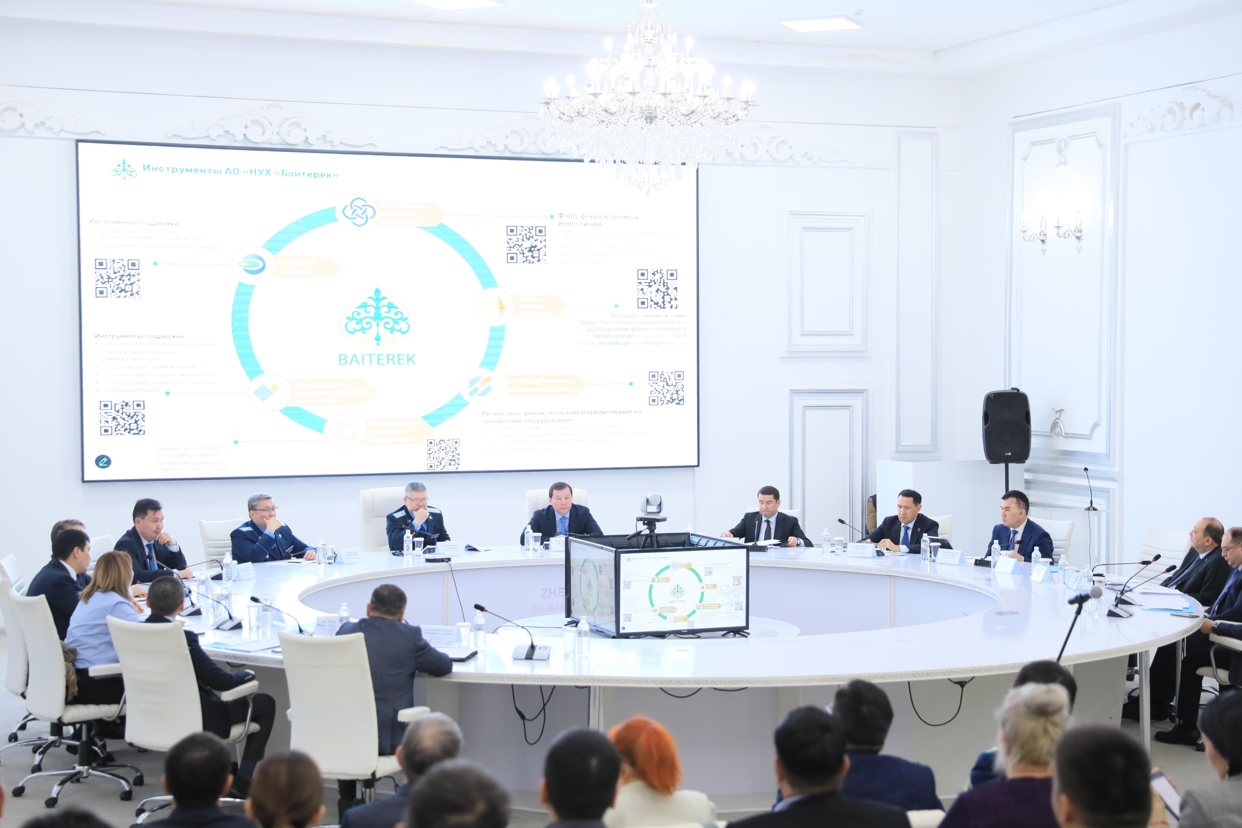 Облыс әкімі мен облыс прокуроры кәсіпкерлермен кездесті     
