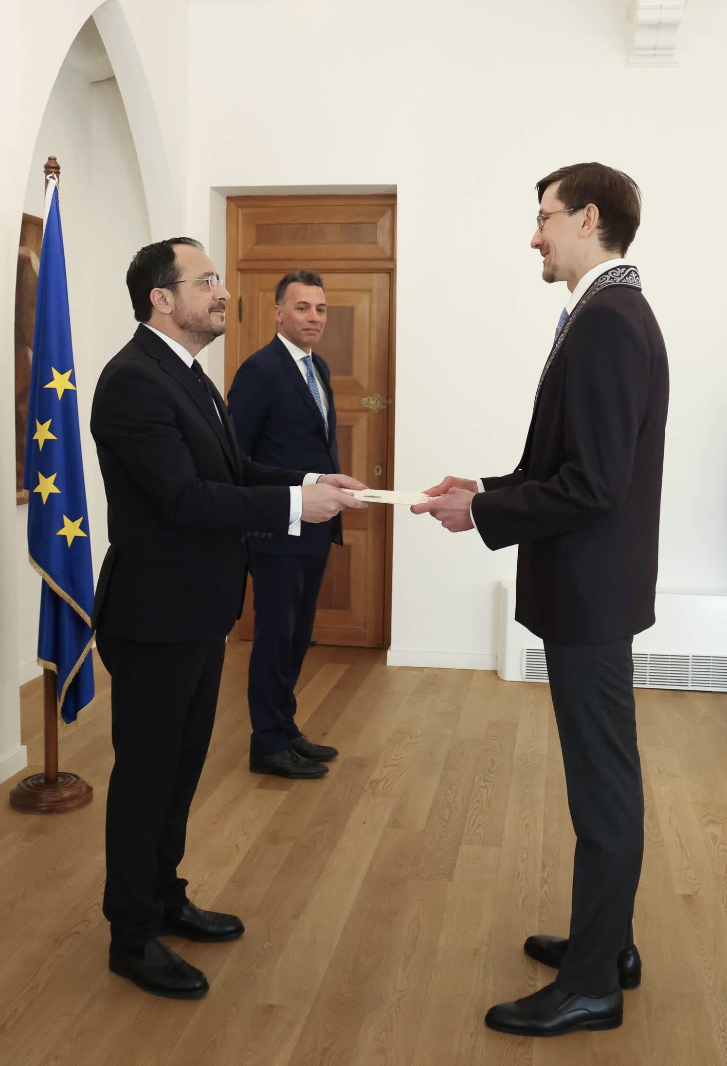 Қазақстан Елшісі Кипр Президентіне сенім грамоталарын табыстады