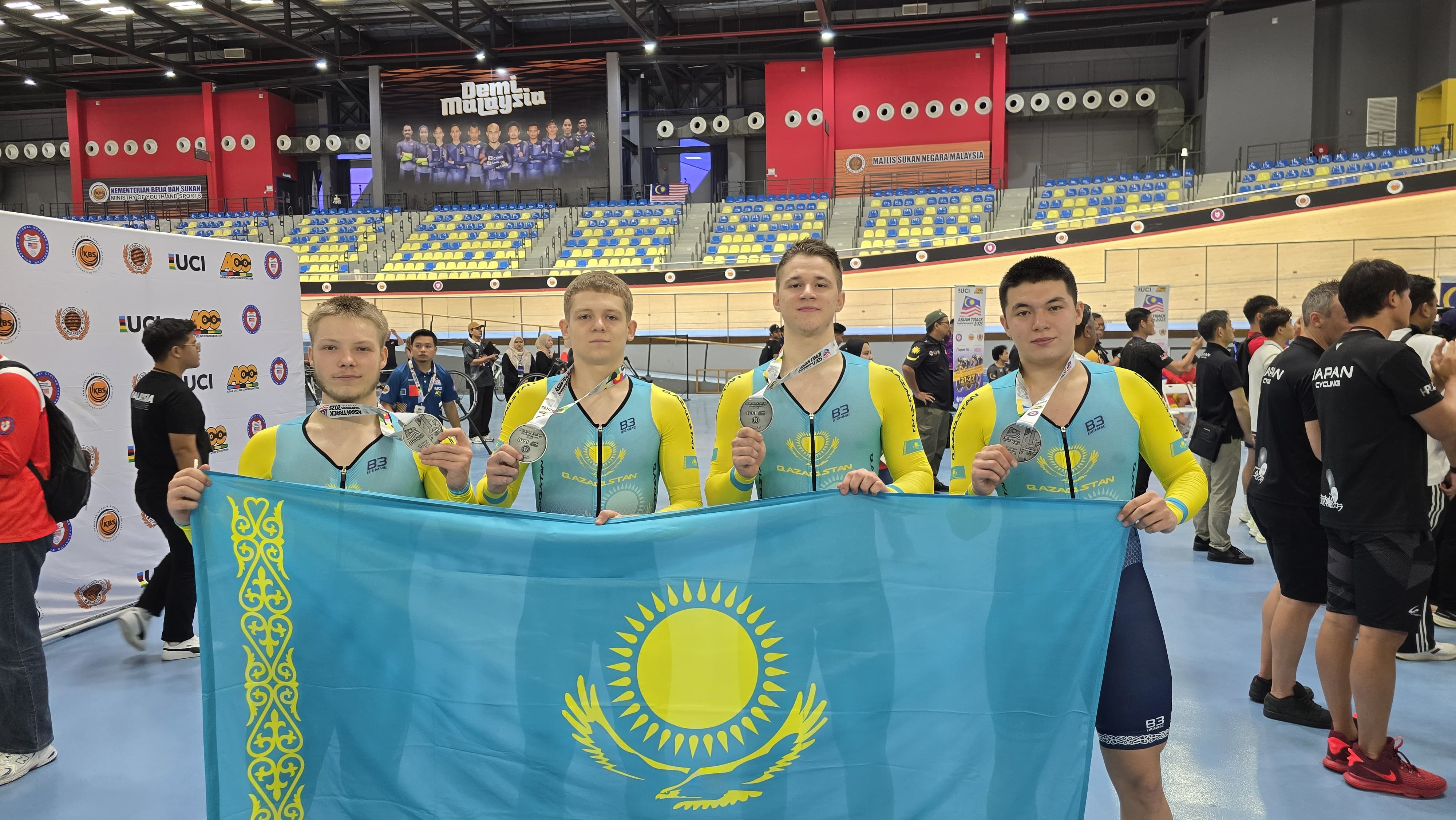 Спортсмены Астаны завоевали серебро на чемпионате Азии по велотреку