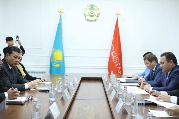 ТҮРКІСТАН ҚАЛАСЫНА ДҮНИЕЖҮЗІ ҚОЛӨНЕРШІЛЕРІ КЕЛДІ