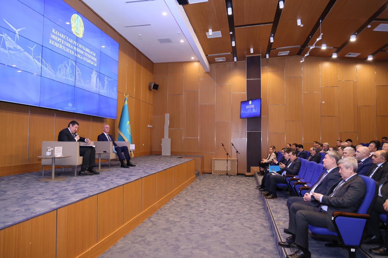 Бар күшін салады