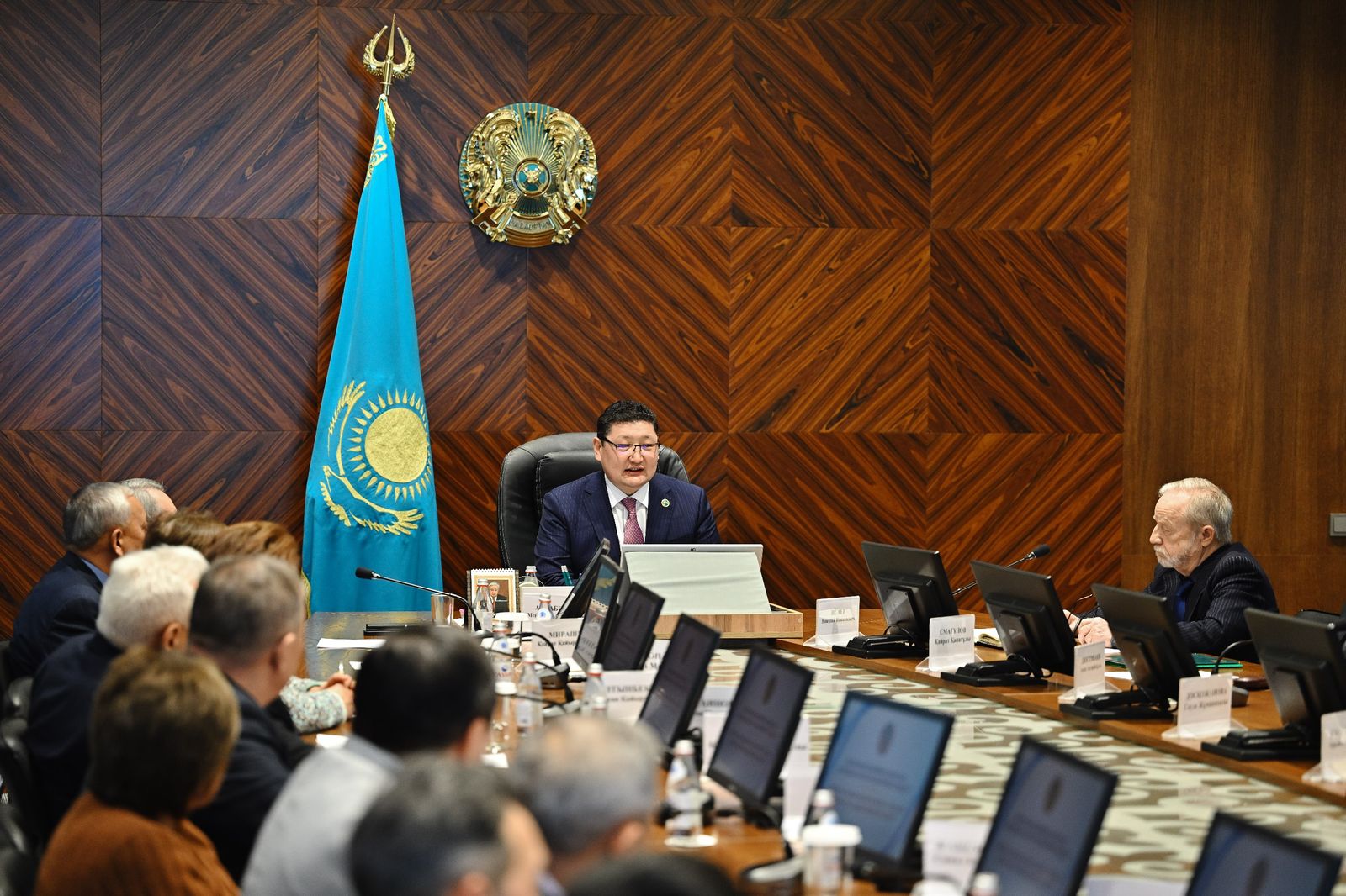 Облыс әкімі қоғамдық кеңес мүшелерімен кездесті