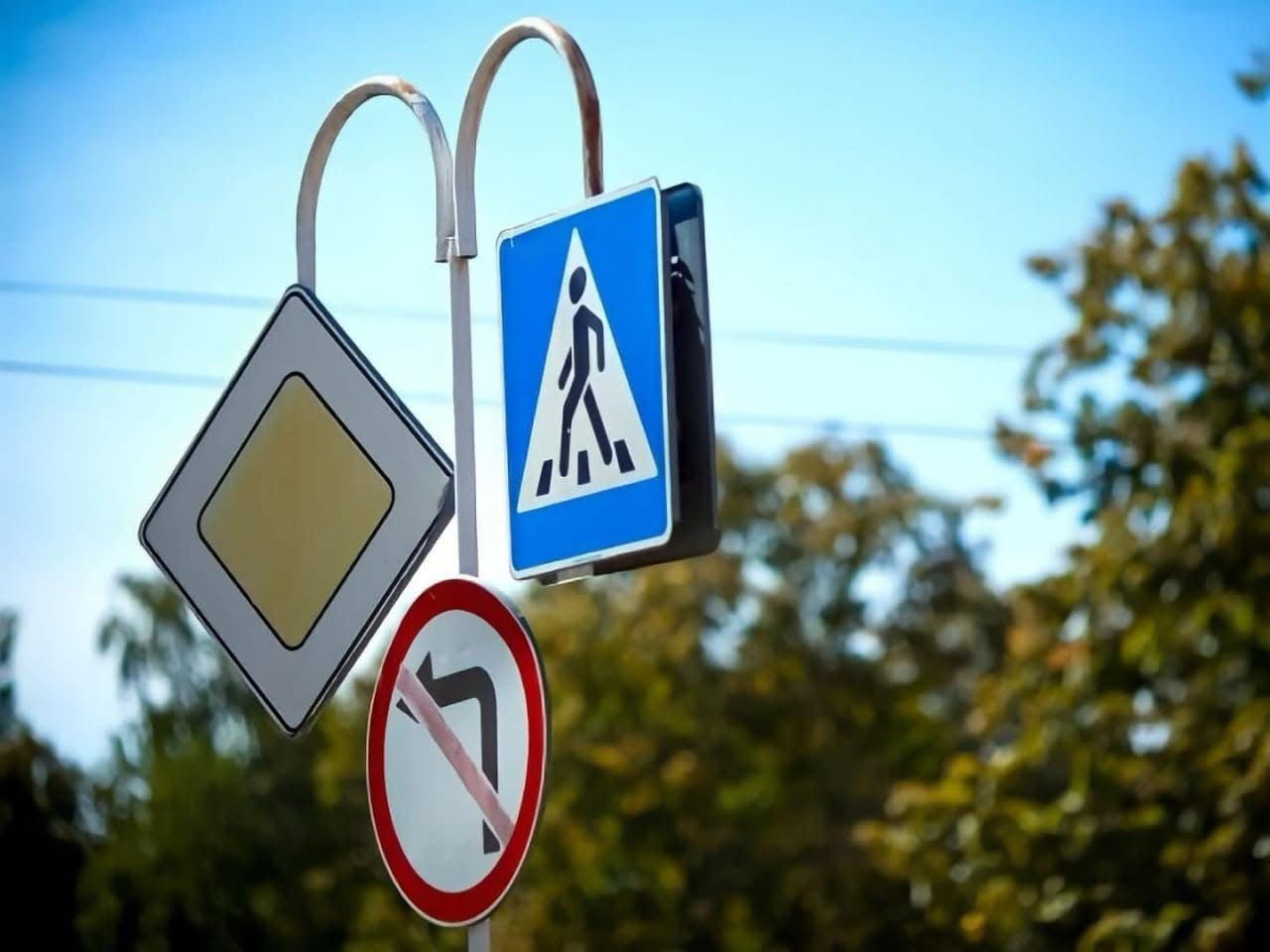 ТҮРКІСТАН ҚАЛАСЫНДА 2400 ЖОЛ ҚАУІПСІЗДІК БЕЛГІСІ ОРНАТЫЛҒАН