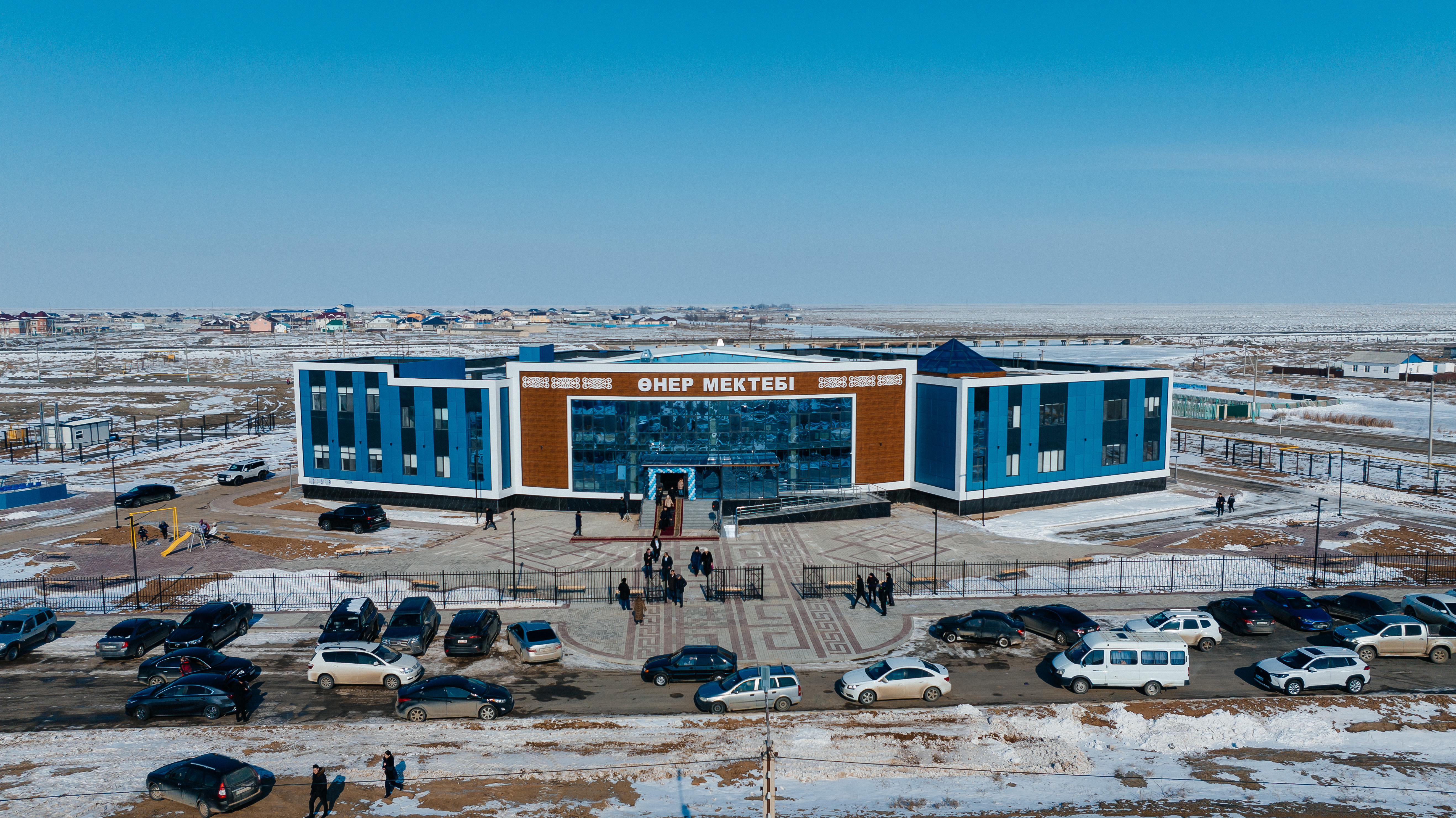 Исатай ауданында өнер мектебі мен спорт кешені ашылды