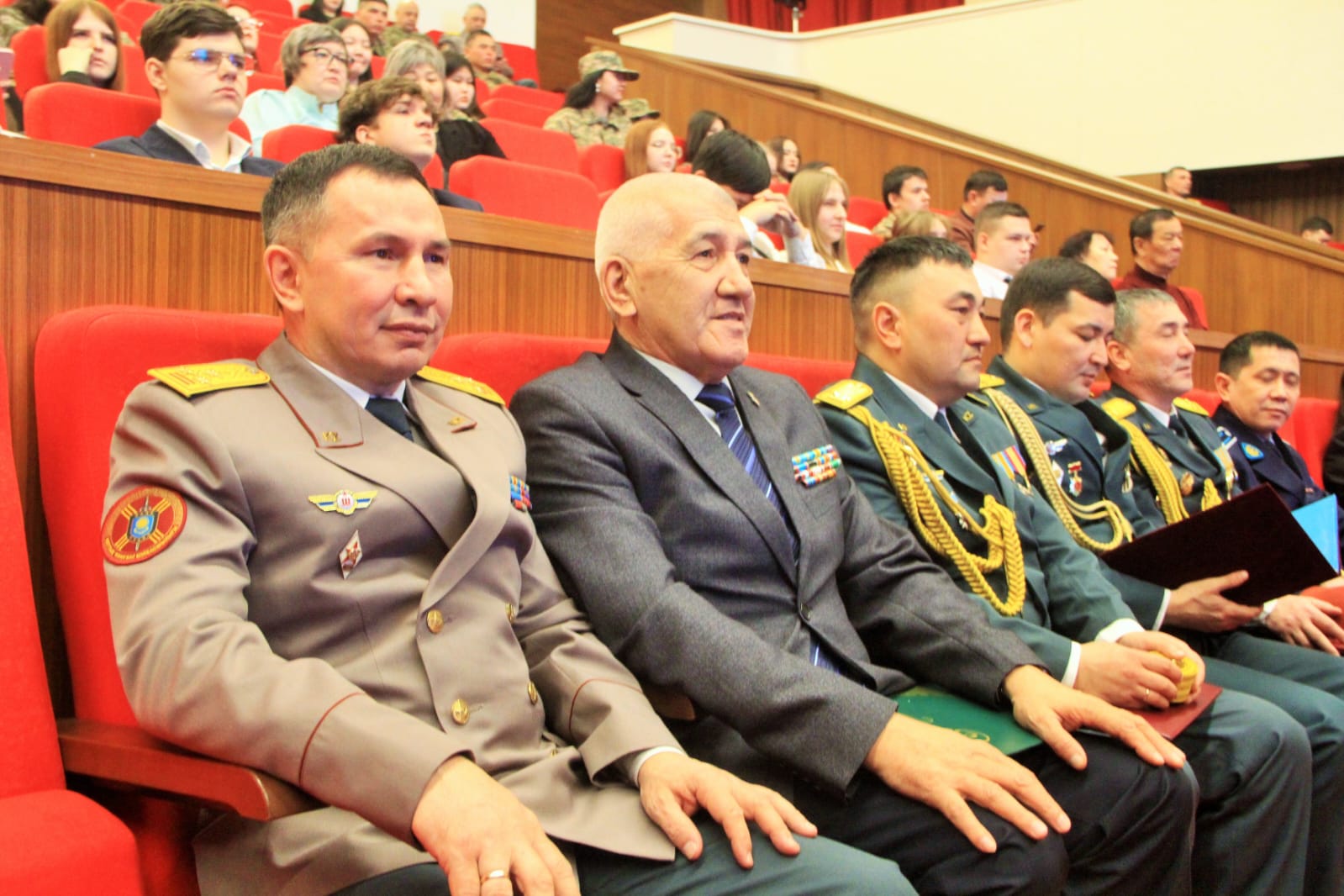 Аса маңызды нысандарды күзететін әскери бөлім қабырғасы қаланған күнін атап өтті